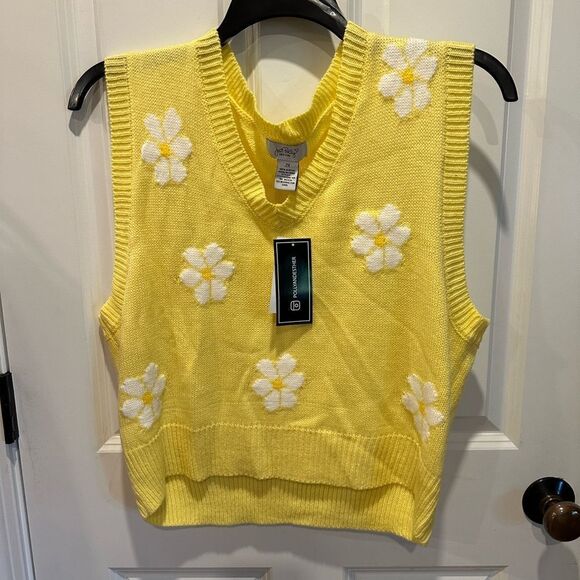 Just Polly New York 2X pink daisy floral sweater vest - Picture 3 of 3